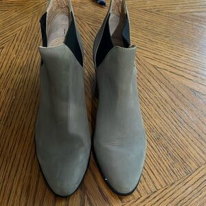 G.I.L.I. Gray Ankle Boots 7.5